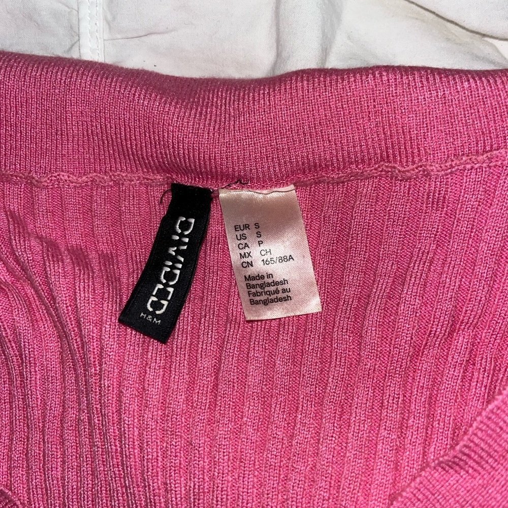 H&M Pink V-Neck Ribbed Sweater - Picture 3 of 3